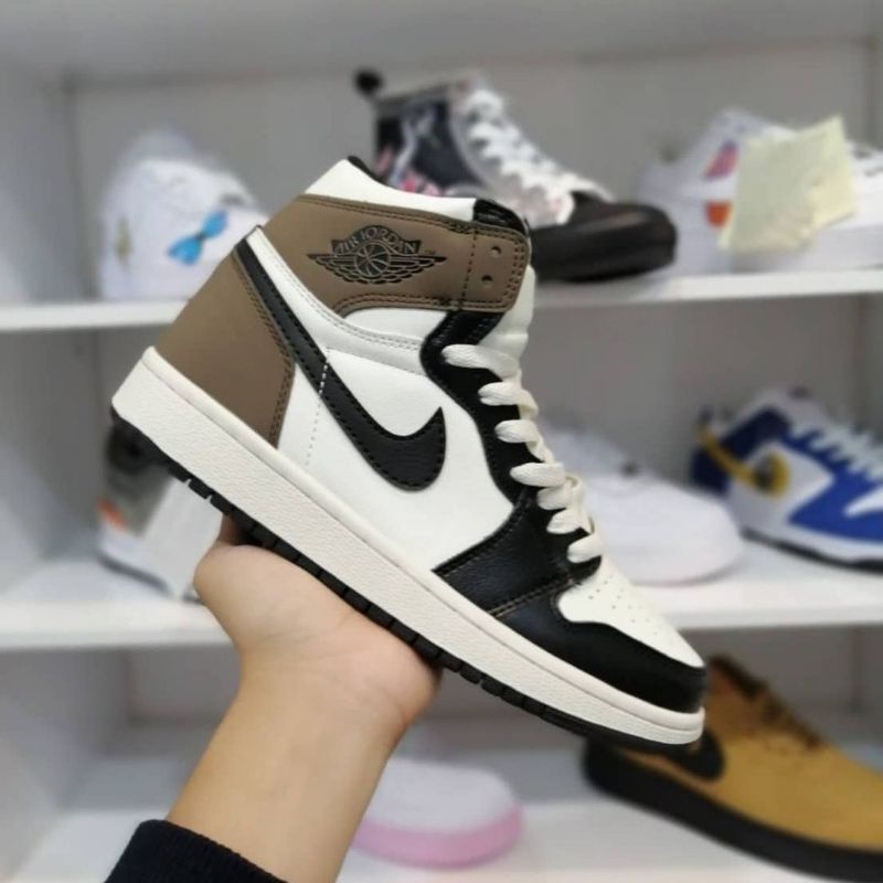 Nike Air Jordan 1 Retro High OG 'Dark Mocha'