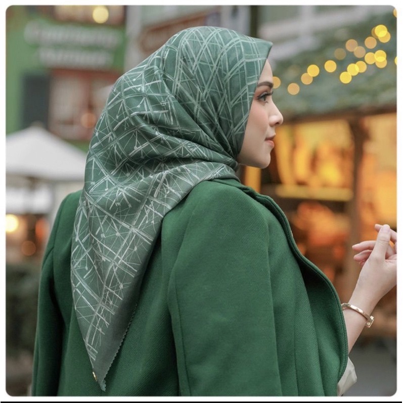❌SOLD OUT❌ Buttonscarves Louvre Extended Square Dark Green