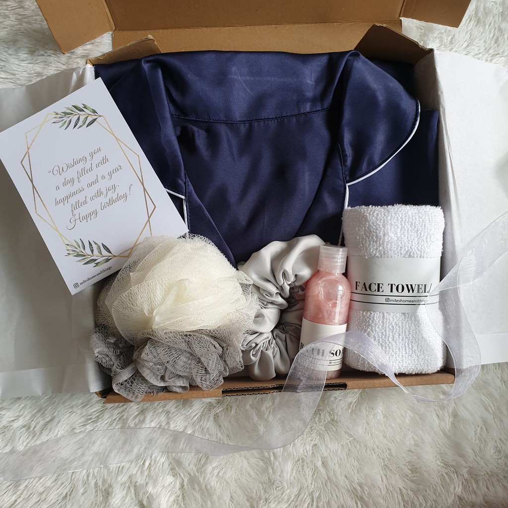

JASMINE SET / gift box/ custom gift/gift murah/piyama/ pajamas box