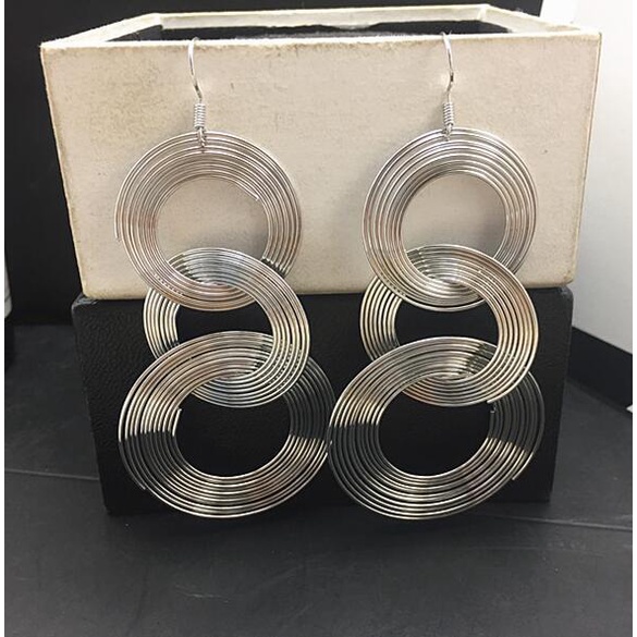 Anting Bentuk Lingkaran Multilayer Bahan Metal Gaya Korea Untuk Wanita