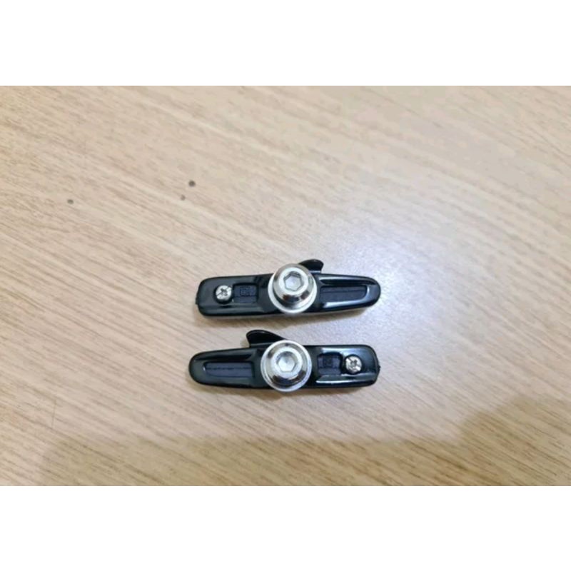 U Brake Shoes 700 C XLR8 TAIWAN F613LB FRANCE . Kampas Brakepad Sepatu Pad Karet Rem Sepeda Road Bike