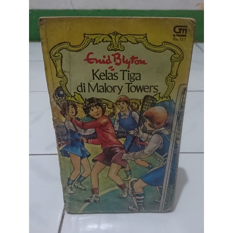 Novel Enid Blyton - kelas tiga di malory towers