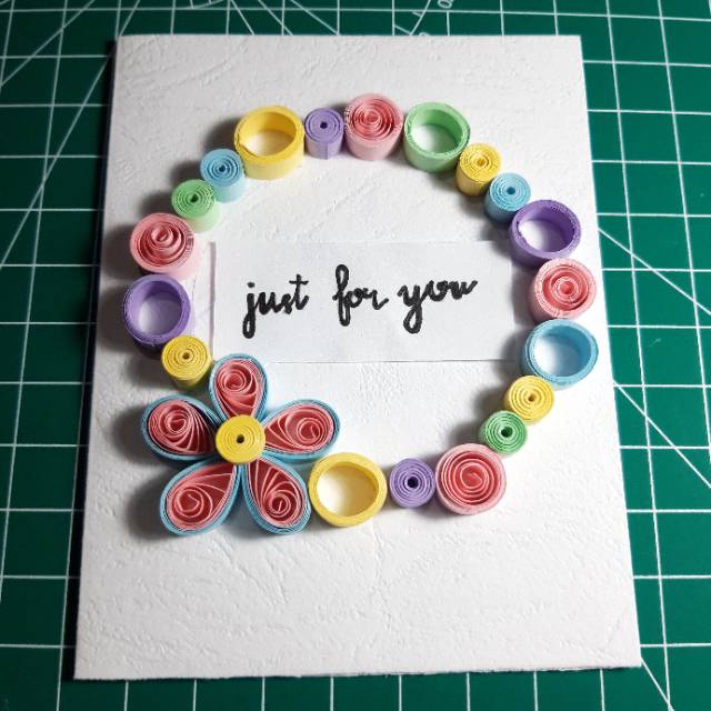 Kartu ucapan lingkaran bunga quilling