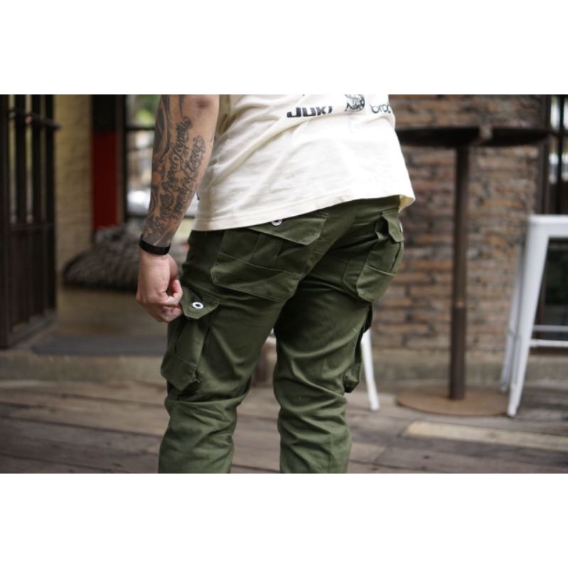 Legend Of Denim Dayrie Original celana cargo panjang pria celana cargo warna green army LOD DD005