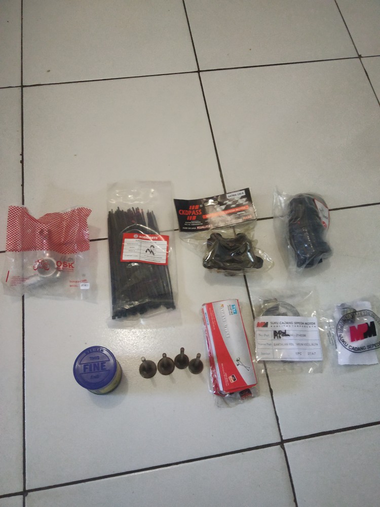 Tali Ripet / Kabel Plastik 150 Mm 1 Set Isi 100 Pcs