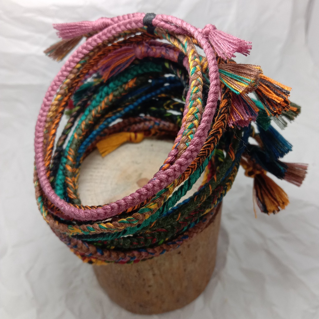 Gelang tangan etnik kepang tali benang tenun pria dan wanita dewasa / Bracelet kecil rajut handmade 