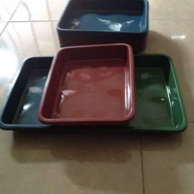 Nampan plastik kecil