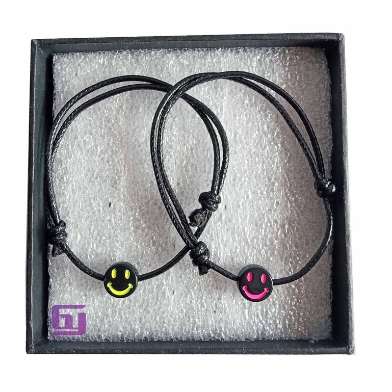 Isi 12 Pcs (1 Lusin) Gelang Tali Korea Hitam seri Liontin Smile Warna