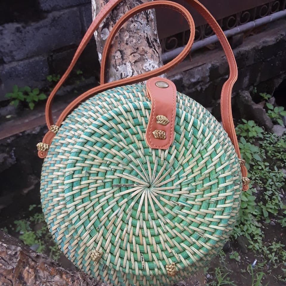 Jual Oleh-oleh Khas Bali Tas Rotan/Ate Model Kendi 20cm - Tas Wanita