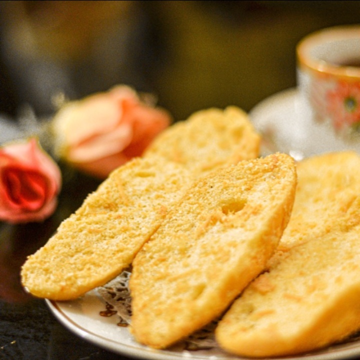 

CAMILAN KUE KERING BAGELAN 100 GRAM MAKANAN RINGAN ROTI KERING BAGELAN SNACK KILOAN