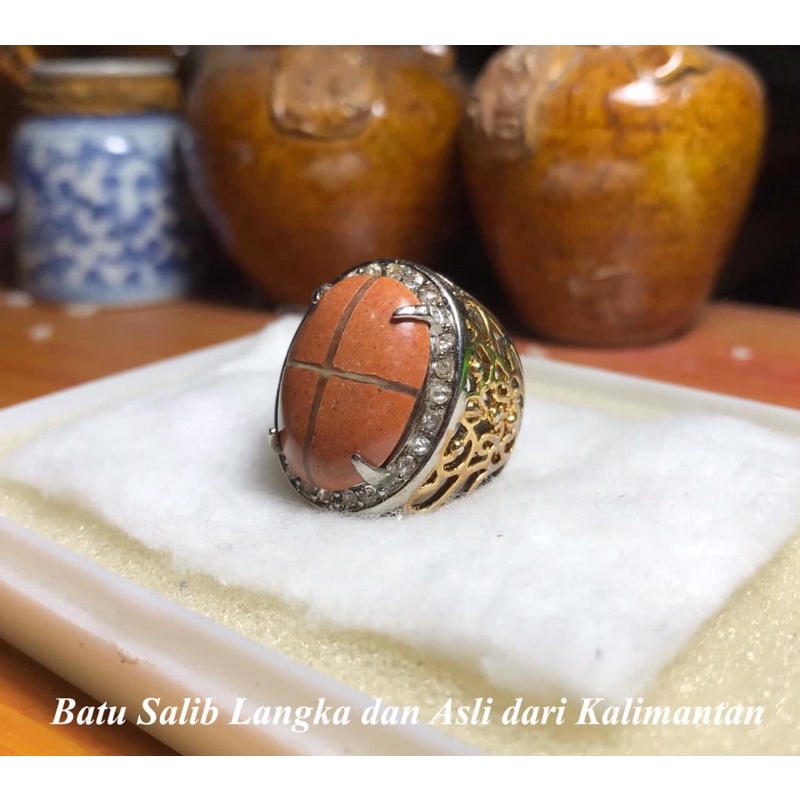 Cincin Batu Salib Antik dan Langka
