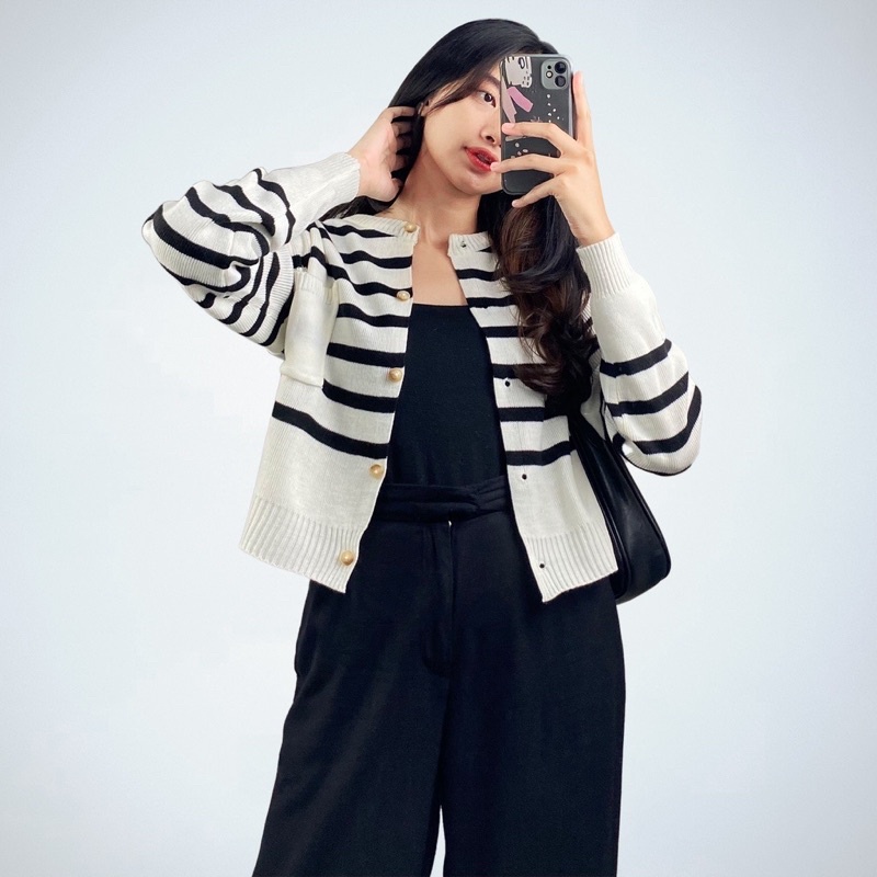 Emira Cardigan Rajut Stripe