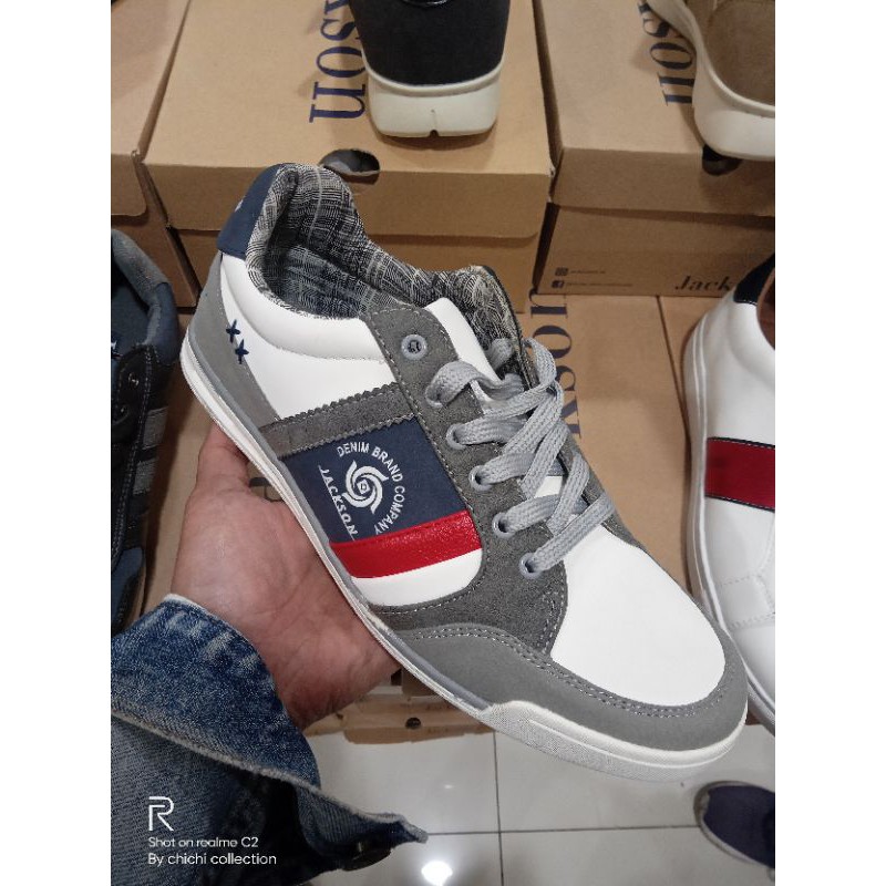 Sepatu sneaker cowok Jackson
