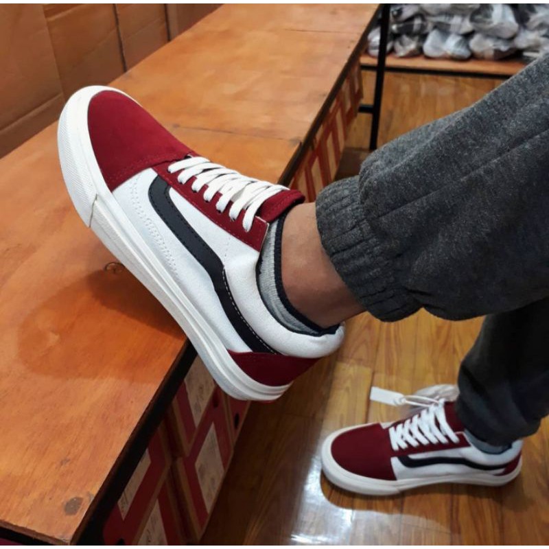 Vans Sepatu Pria Promo