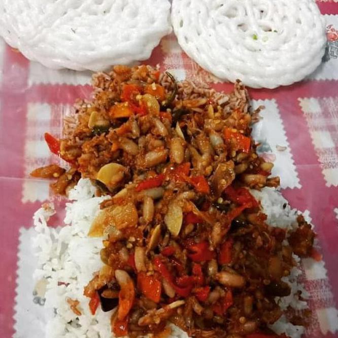 

Dijual Hot Sale Sambal Baby Cumi (Pete/200 Gram) - Super Pedas Terjamin Terlaris