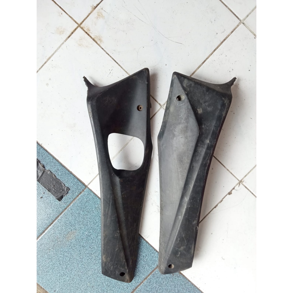 Body Cover Sambungan Lantai Bagian Bawah Honda Vario 110 Karbu Ori