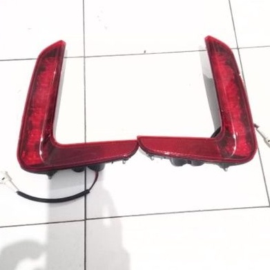 LAMPU REFLEKTOR BEMPER BELAKANG WULING CONFERO R / L SATUAN