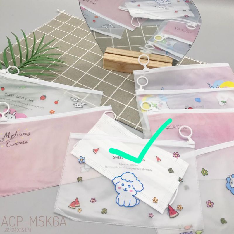 

tempat pensil/tempat masker/tempat cosmetik(barang akan di kirim RANDOM/secara acak)
