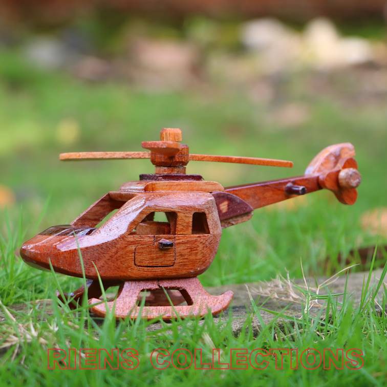 RIENS COLLECTIONS. MINIATUR DIECAST PAJANGAN HELYCOPTER KAYU UKURAN 19X5X8 CM. Souvenir Jogja. Oleh Oleh Jogja unik