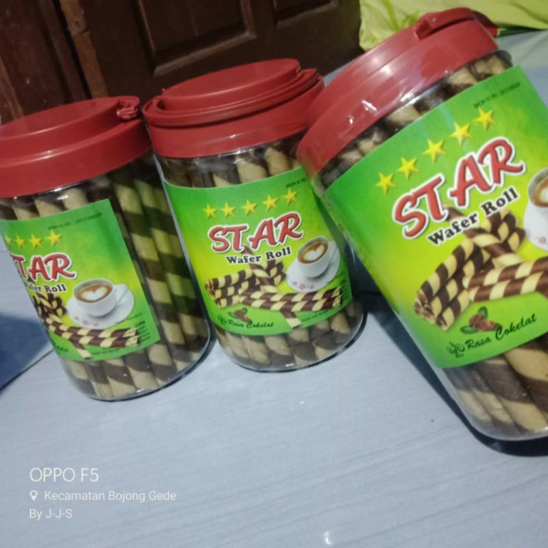 

Wafer Roll / wafer cokal / kue lebaran /grosir/kue/ free dan bubble