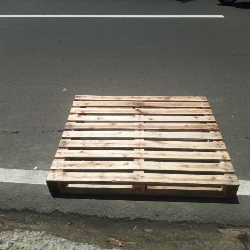 Palet kayu bekas 120 x 100 x 12 cm ( kapasitas 1 ton )