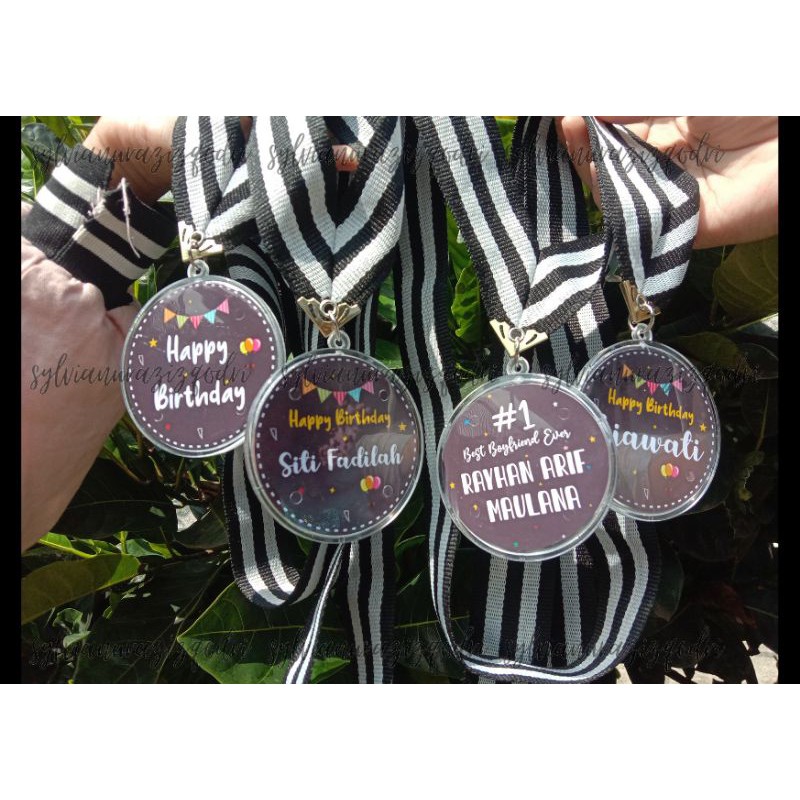 

Birthday Mendali Custom, Hadiah Ulang Tahun, Hadiah Anniversary, Hadiah Murah, Mendali