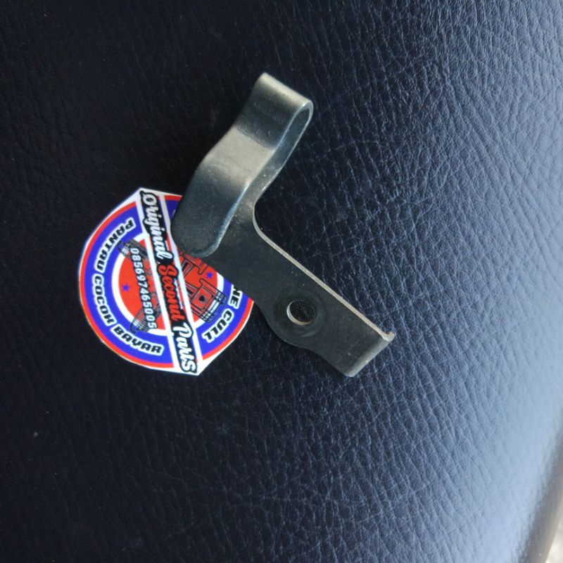 besi braket helm f1z braket cantolan helm force1 poswan fiz