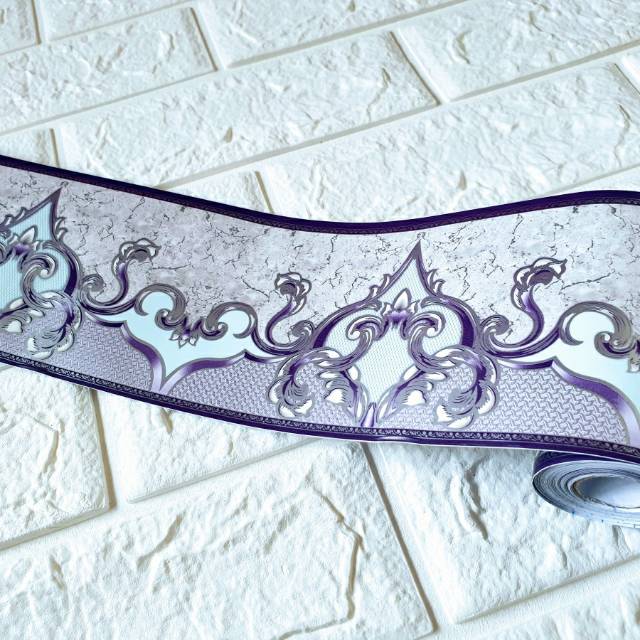 Grosir Murah Wallpaper list Border corak batik Ungu dan Silver