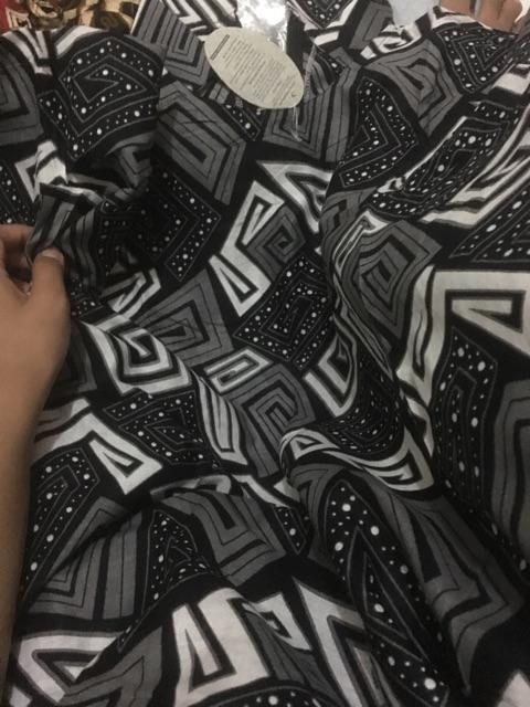 Cp Tunik Serut Mozaik Monochrome Batik