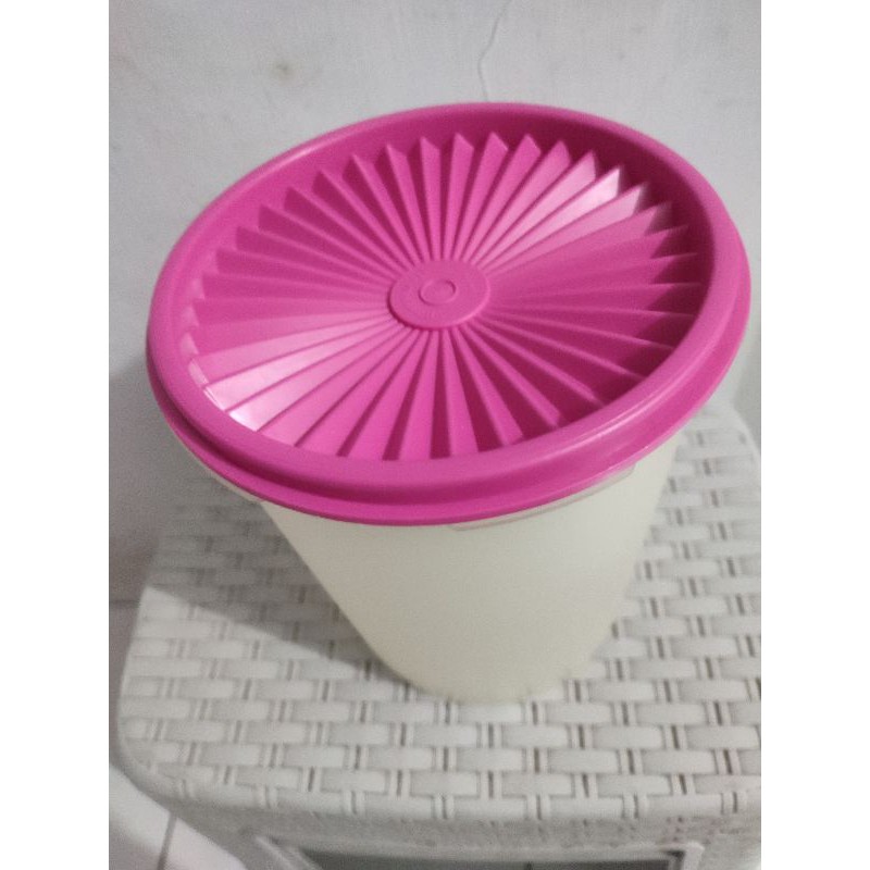 Canister Tupperware