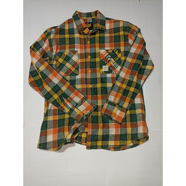Kemeja bekas gummo
