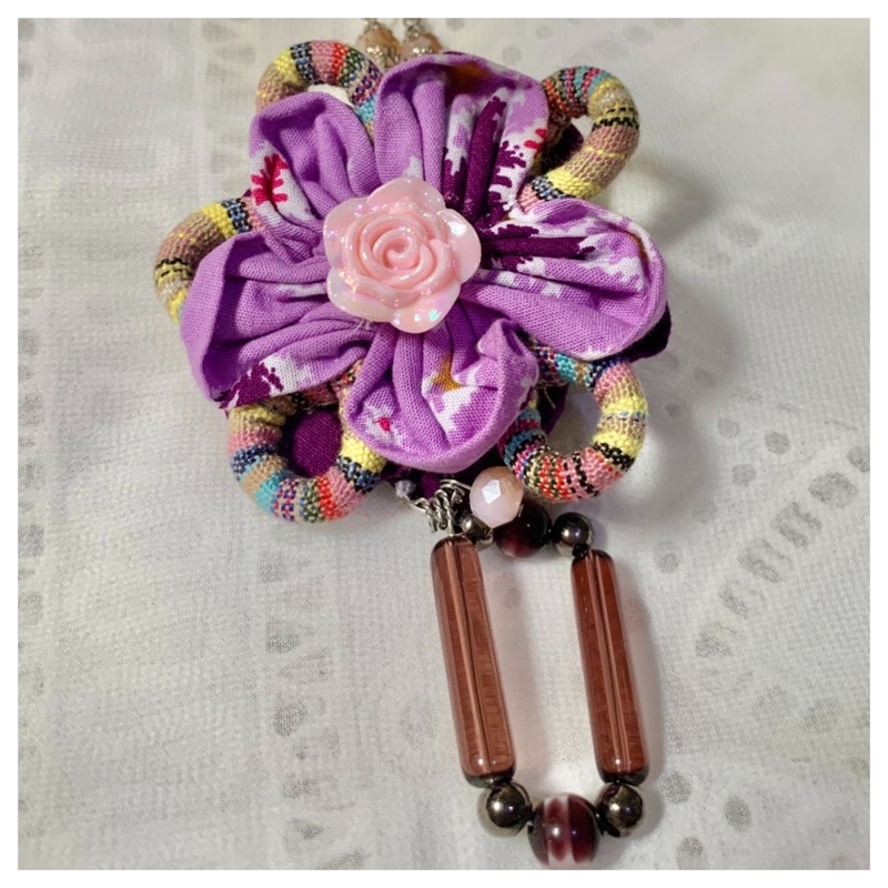 Bros Hijab Bahan Batik Kombinasi Lurik dan Manik-manik