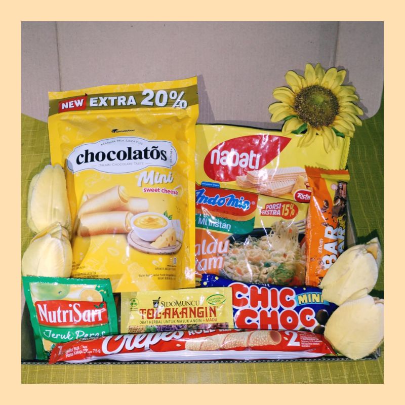 

Snack box / hampers makanan / jajanan / kado / hadiah wisuda