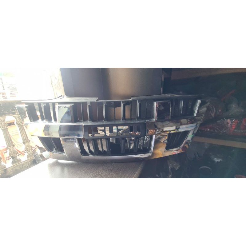 Grill Isuzu Panther Touring
