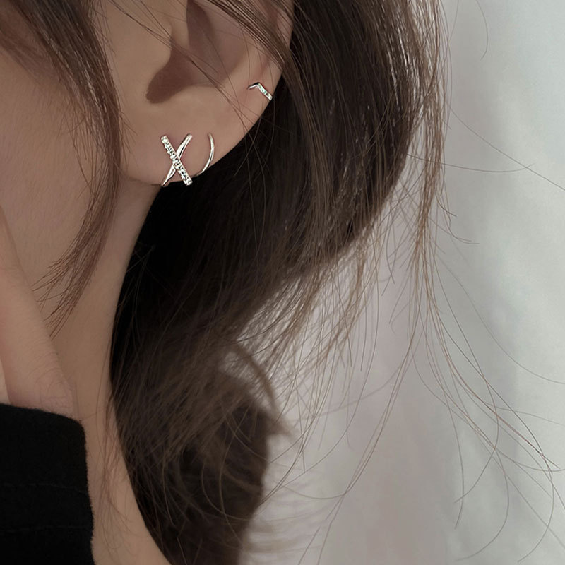 Anting Tusuk Gantung Desain Salib + Huruf X Hias Berlian Gaya Korea / Simple Untuk Wanita