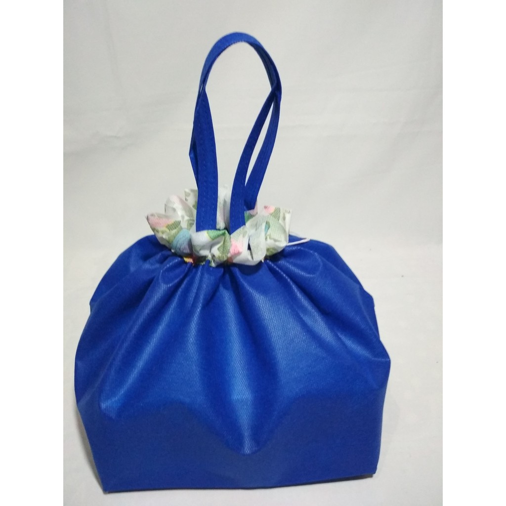 

GOODIE BAG MODEL SERUT UNTUK BOX NASI UK 22CM tipis isi 12 pcs