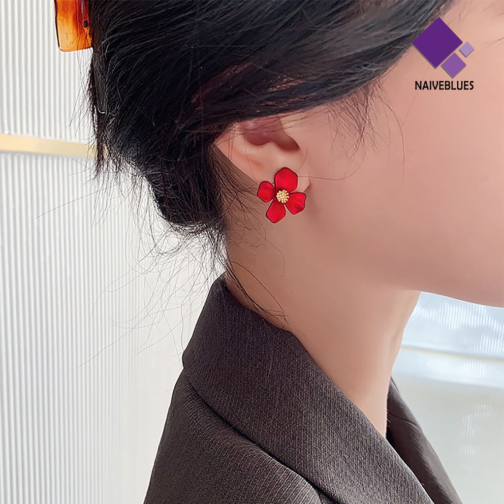 1 Pasang Anting Bentuk Bunga Warna Merah Untuk Wanita