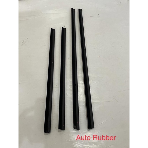 Karet Pelipit List Kaca Luar Weather Strip Honda Jazz Ge8 Rs Set