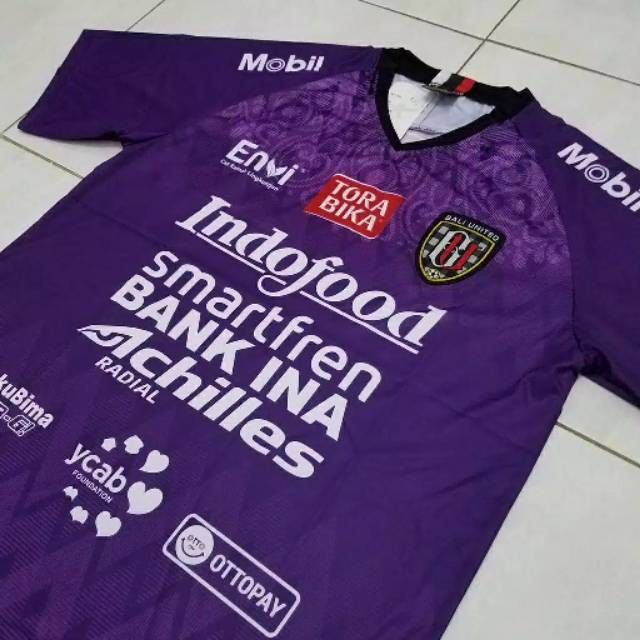 Jersey bali united kiper