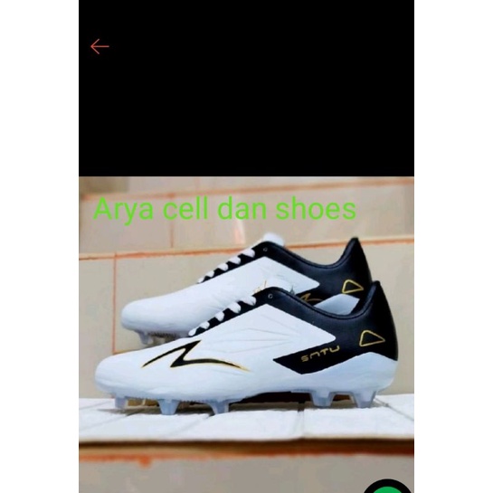 sepatu bola specs warna putih