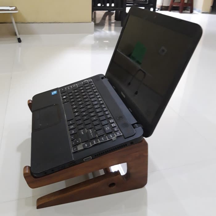 Stand Laptop / Dudukan Laptop Bahan Kayu