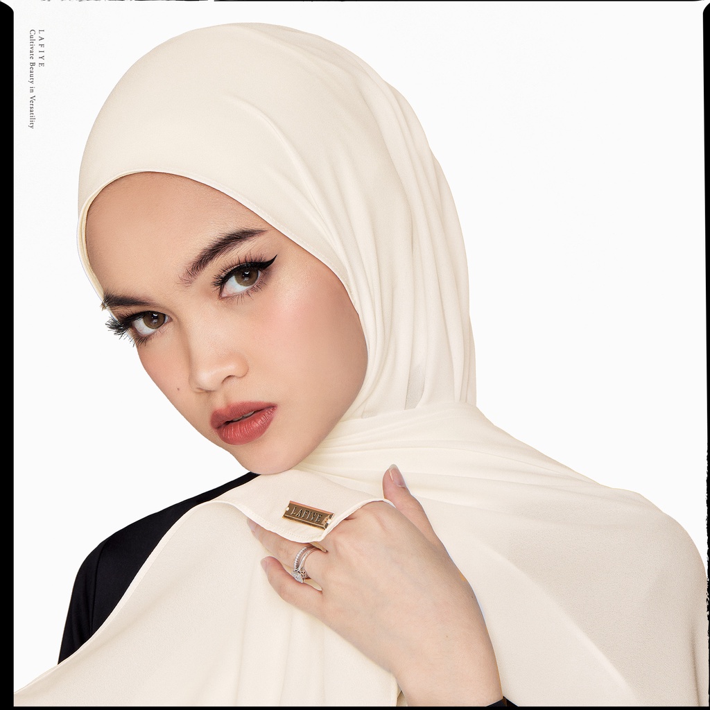 Gia Scarf-Romance