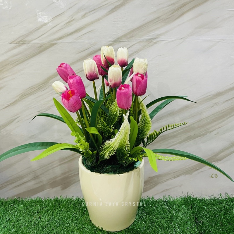 Rangkaian Bunga Artificial Tulip Gesneriana Include Set