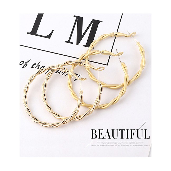 LRC Anting Tusuk Fashion Dumb Gold Plated Gold Circle Hollow S925 Silver Needle Earrings Y62759