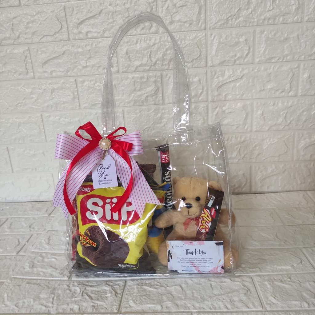 Hampers gift /  gift box / gift snack / jajanan / kado wisuda / hampers wisuda / hampers ulang tahun