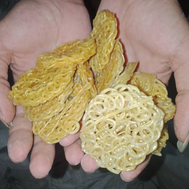 

Krupuk mentah bandung/ bawang gurih