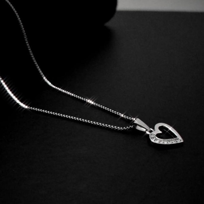 Kalung Titanium Liontin Love -azzahst0r3