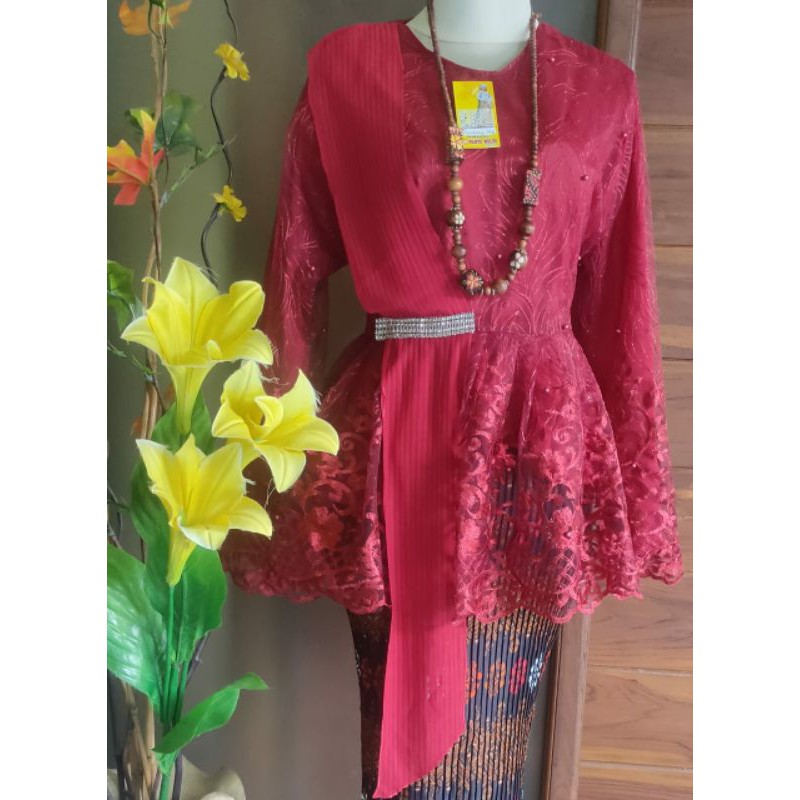 WM>KEBAYA SLENDANG MAYANG / BLOUS AMALIA / KEBAYA MODERN / KEBAYA KONDANGAN/ KEBAYA WISUDA9-Maroon/merah hati