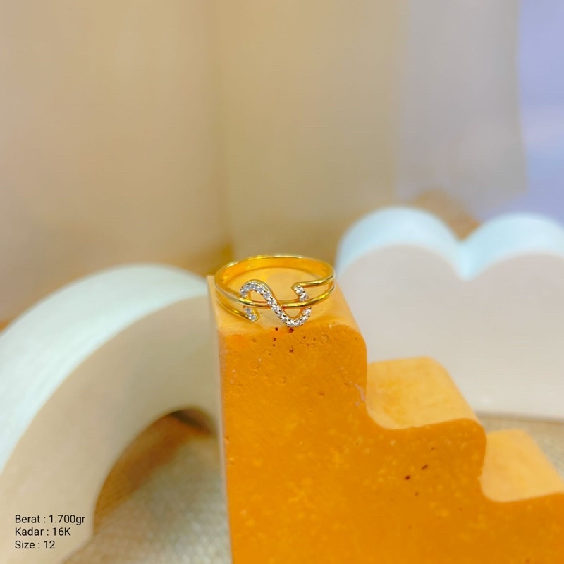 Perhiasan Cincin Emas Style Huruf  S Permata UBS 16k / 700