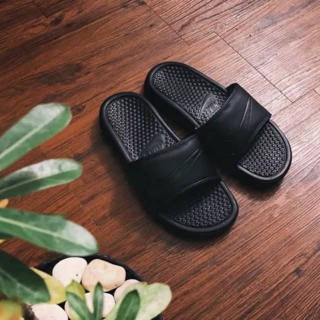 Sandal Nike Benassi Swoosh